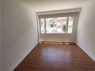 Venta / Arriendo apto en la 93