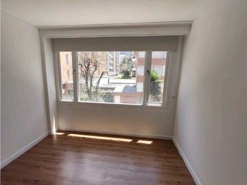 Venta / Arriendo apto en la 93