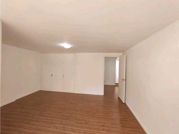 Venta / Arriendo apto en la 93