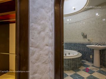 Casa en venta en Bugambilias Zona Sur Lujo