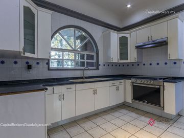 Casa en venta en Bugambilias Zona Sur Lujo