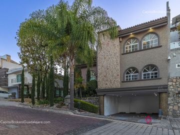 Casa en venta en Bugambilias Zona Sur Lujo
