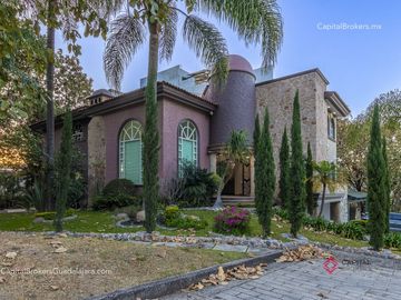 Casa en venta en Bugambilias Zona Sur Lujo