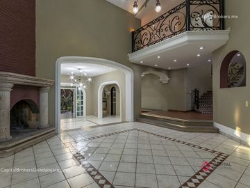 Casa en venta en Bugambilias Zona Sur Lujo