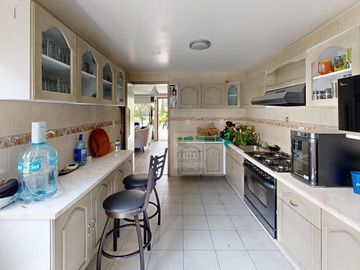 Templada, Acogedora Del Valle Casa Condominio Venta
