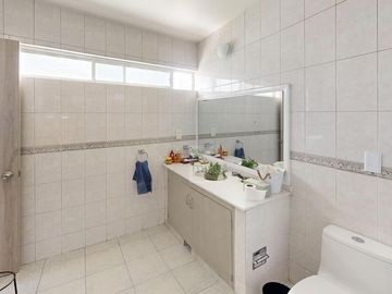 Templada, Acogedora Del Valle Casa Condominio Venta
