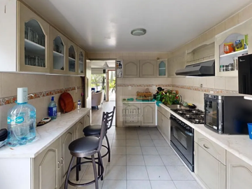 Templada, Acogedora Del Valle Casa Condominio Venta