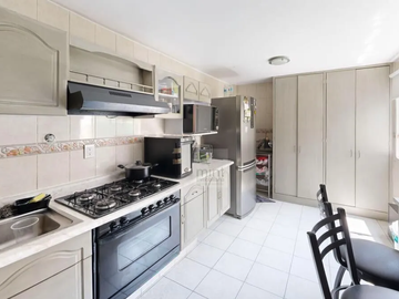 Templada, Acogedora Del Valle Casa Condominio Venta