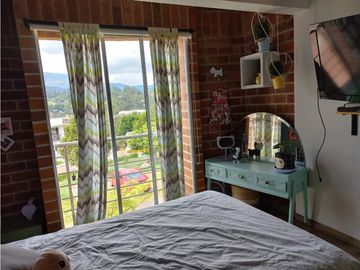 Venta casa de 230 m2 en conjunto cerrado en el Retiro.
