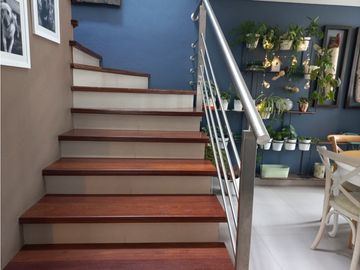 Venta casa de 230 m2 en conjunto cerrado en el Retiro.