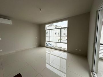 CASA EN VENTA EN PUERTA DE HIERRO