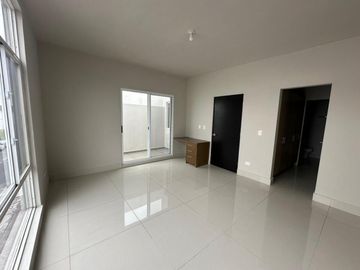 CASA EN VENTA EN PUERTA DE HIERRO