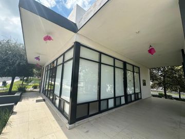 CASA EN VENTA EN PUERTA DE HIERRO