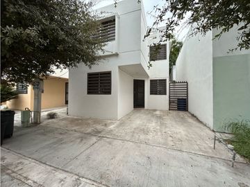 Venta de Casa Lagos de Zirándaro Juarez N.L.