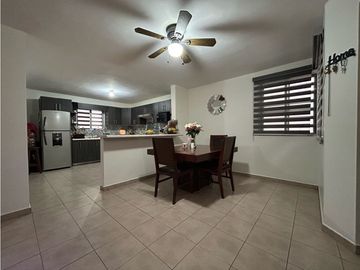 Venta de Casa Lagos de Zirándaro Juarez N.L.