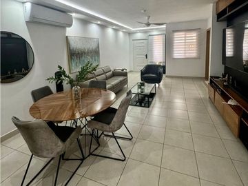Casa en venta PH Aventura - Brisas del Golf (YM)