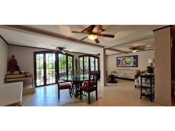 SE VENDE CASA EN EL CANGREJO - BARRIADA CERRADA CON GARITA