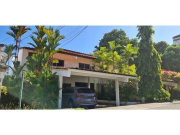 SE VENDE CASA EN EL CANGREJO - BARRIADA CERRADA CON GARITA