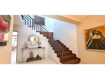 SE VENDE CASA EN EL CANGREJO - BARRIADA CERRADA CON GARITA