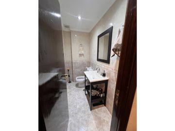 Chalet en lote propio - Parque y cochera triple APTO CREDITO - Chauvín