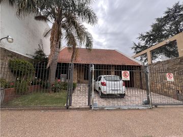 Chalet en lote propio - Parque y cochera triple APTO CREDITO - Chauvín