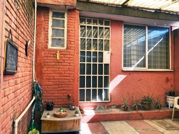 Casa en venta en El Pilar, Momoxpan, a unos metros de la Recta a Cholula