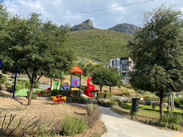 Casa en venta en Valle Poniente, Fracc. Los Cenizos