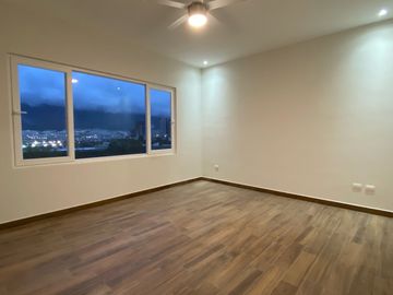 Casa en venta en Valle Poniente, Fracc. Los Cenizos