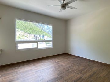 Casa en venta en Valle Poniente, Fracc. Los Cenizos
