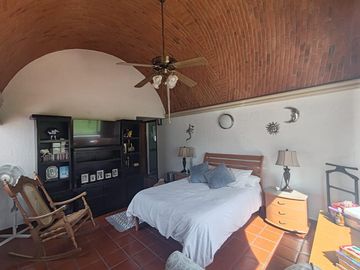 Venta de casa con vista al campo de golf en VILLAS DEL MESON JURIQUILLA