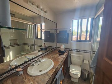 Venta de casa con vista al campo de golf en VILLAS DEL MESON JURIQUILLA