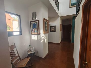 Venta de casa con vista al campo de golf en VILLAS DEL MESON JURIQUILLA