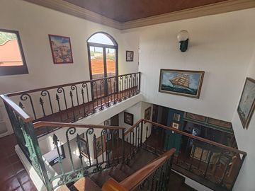Venta de casa con vista al campo de golf en VILLAS DEL MESON JURIQUILLA