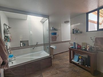 Venta de casa con vista al campo de golf en VILLAS DEL MESON JURIQUILLA