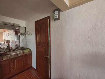Venta de casa con vista al campo de golf en VILLAS DEL MESON JURIQUILLA