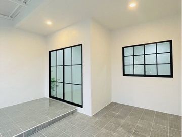 2 Bedroom Townhouse for sale in Khu Khot, Pathum Thani