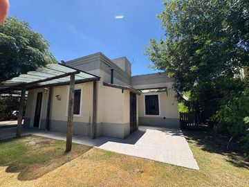 Casa en alquiler en Villa Udaondo