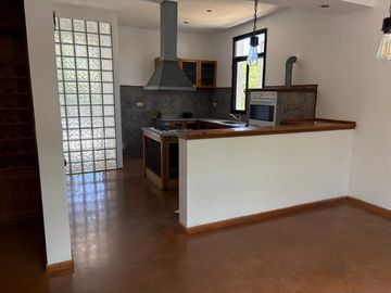 Casa en alquiler en Villa Udaondo