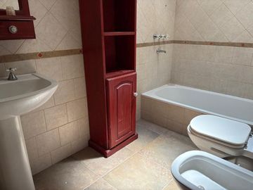 Casa en alquiler en Villa Udaondo