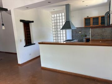 Casa en alquiler en Villa Udaondo