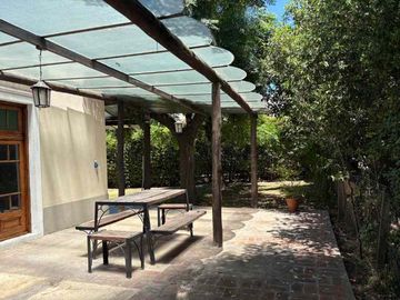 Casa en alquiler en Villa Udaondo