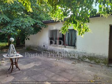 CASA DE 4 AMBIENTES EN VILLA UDAONDO.