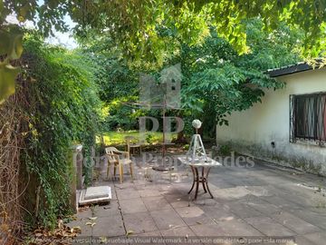 CASA DE 4 AMBIENTES EN VILLA UDAONDO.
