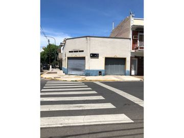 LOCAL COMERCIAL EN ESQUINA EN BOEDO