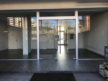 DEPARTAMENTO 4 AMB. DE CATEGORIA EN EDIFICIO EN ALTURA RAMOS NORTE
