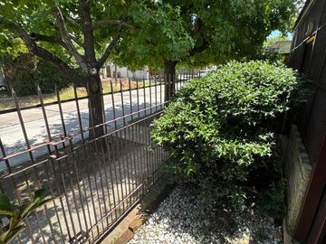 Venta-Casa Chalet de 6 Ambientes - Berazategui Centro
