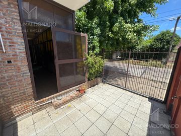 Venta-Casa Chalet de 6 Ambientes - Berazategui Centro