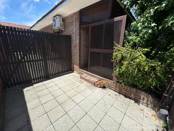 Venta-Casa Chalet de 6 Ambientes - Berazategui Centro