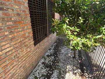 Venta-Casa Chalet de 6 Ambientes - Berazategui Centro
