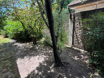 Venta-Casa Chalet de 6 Ambientes - Berazategui Centro